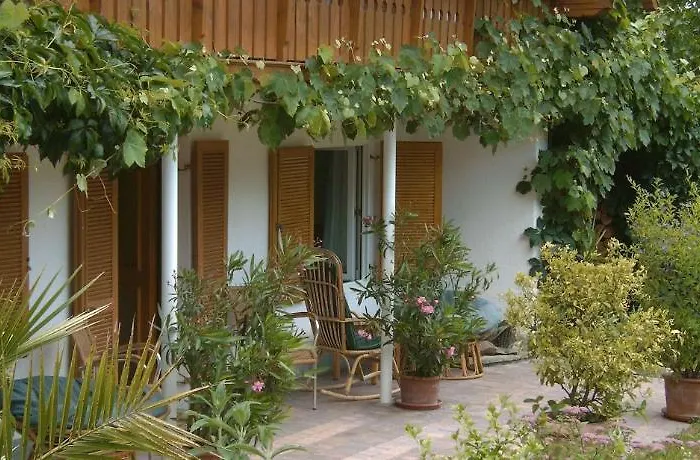 Ferm Pensjonat Schiefling am See